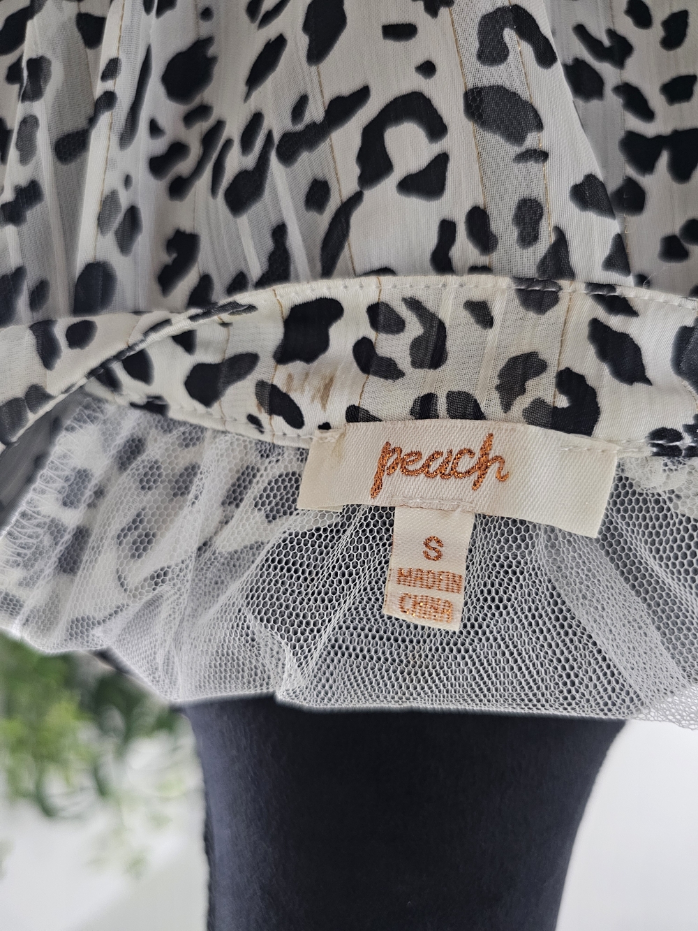 Size S Women's Black and White Leopard Print Blouse - Picture 14 of 15